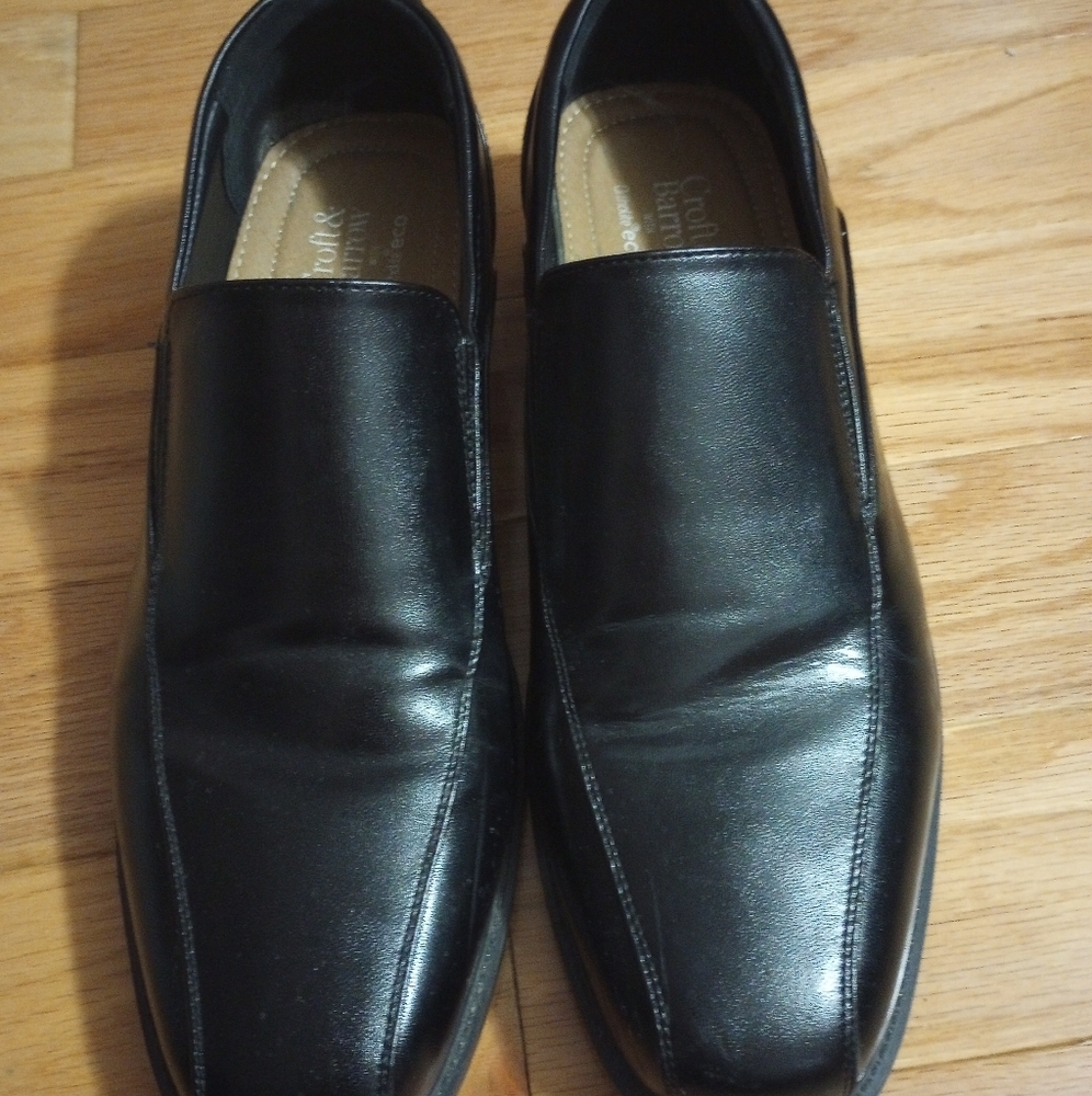 Men's dress shoes